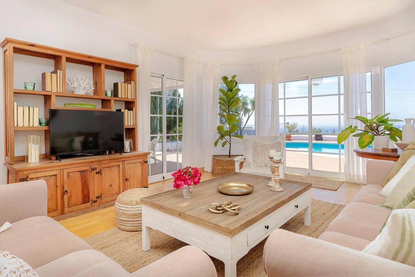 Amazing 3 Bedroom Ocean View With Pool Tías Екстериор снимка