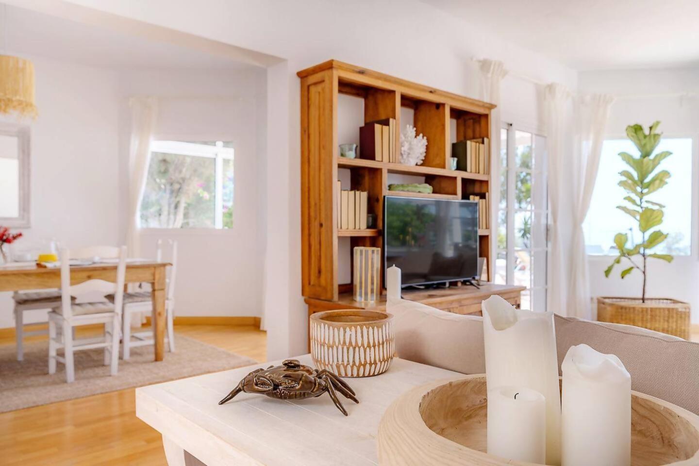 Amazing 3 Bedroom Ocean View With Pool Tías Екстериор снимка