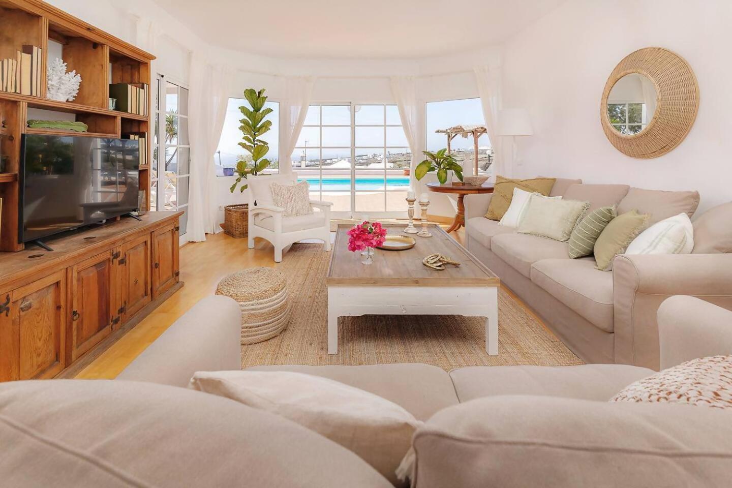 Amazing 3 Bedroom Ocean View With Pool Tías Екстериор снимка