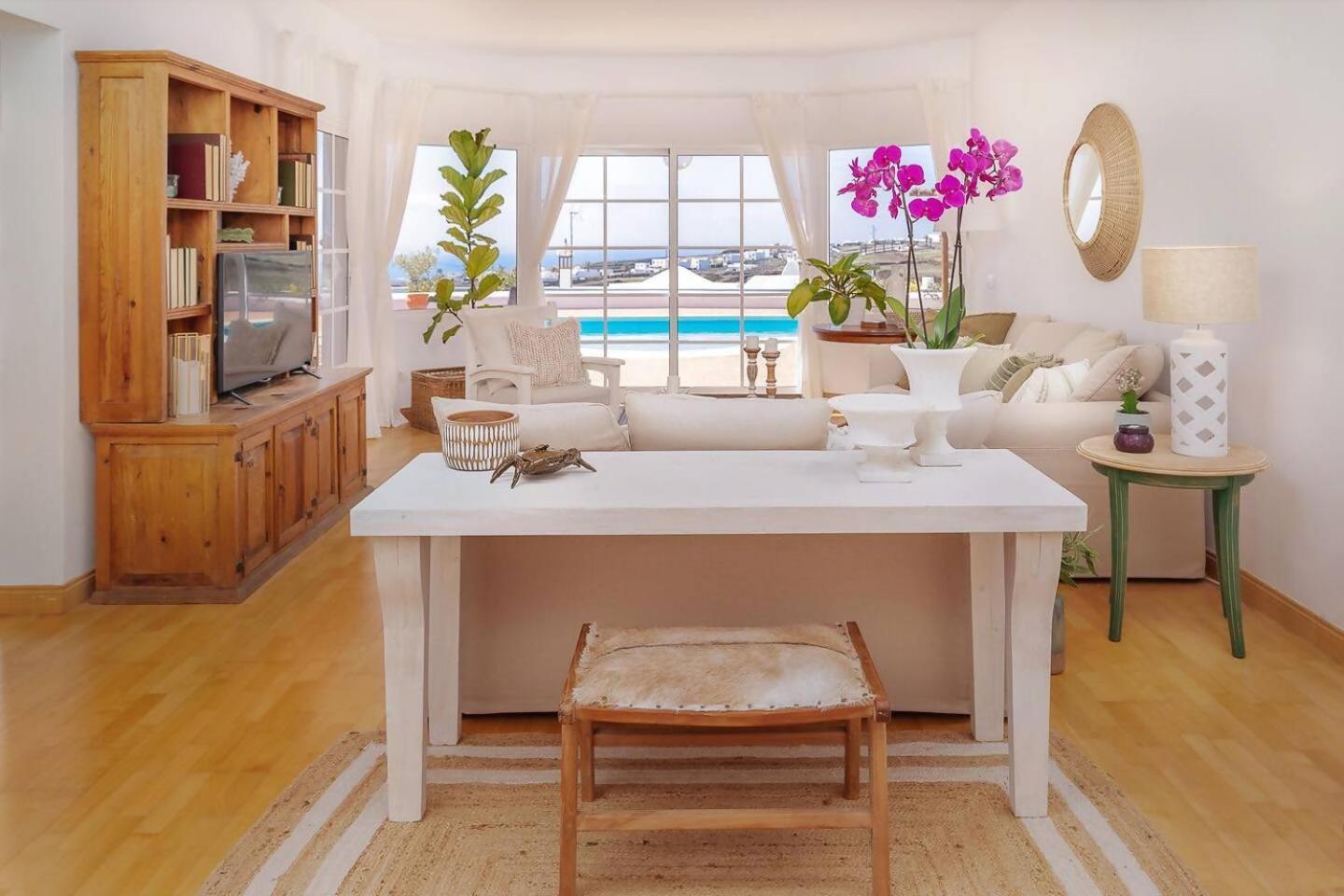 Amazing 3 Bedroom Ocean View With Pool Tías Екстериор снимка